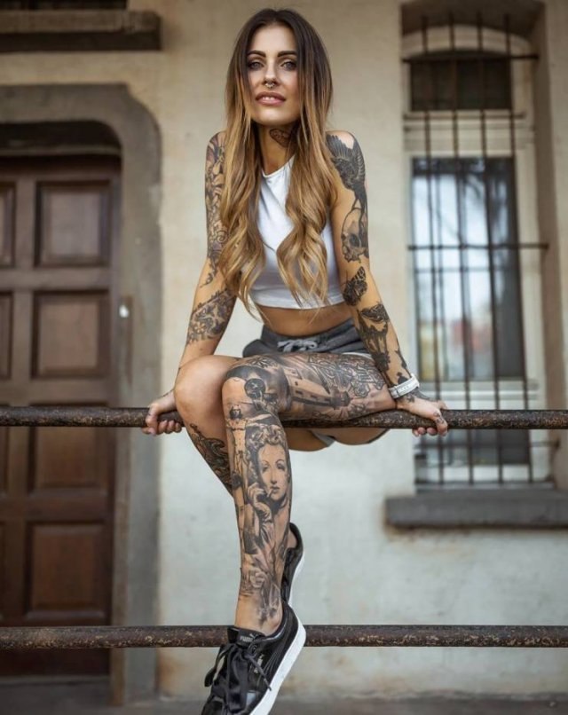 [6/45] Tattooed Girls [https://Photos.WebService.Today/]