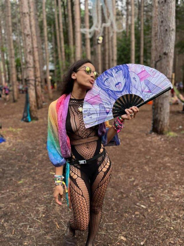 [11/41] Girls At Music Festivals [https://Photos.WebService.Today/]